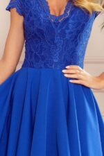 Edles Abendkleid mit Spitze in Königsblau