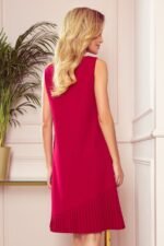 Rotes ärmelloses trapezförmiges Sommerkleid