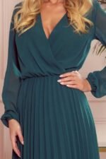 Grünes plissiertes Langarm Chiffonkleid