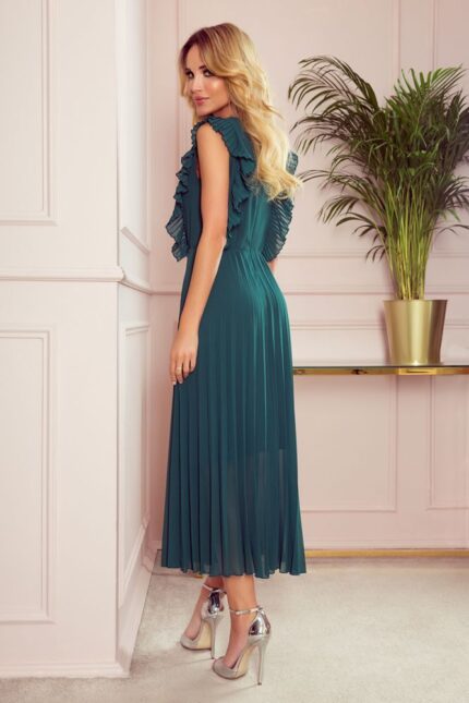Grünes langes plissiertes Chiffonkleid
