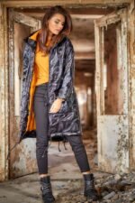 Schwarzer Parka im Oversized Style