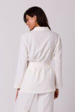 Verschlussloser Blazer mit Bindegürtel in Creme – Bild 3