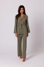 Verschlussloser Blazer mit Bindegürtel in Oliv – Bild 2