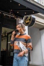 Kuschelig warmer Strickpullover in Herbstfarben