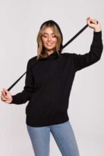 Strickpullover mit Kapuze in Schwarz