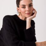 Schwarzer Rundhals Pullover mit Fledermausärmel