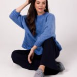 Blauer Rundhals Pullover mit Fledermausärmel