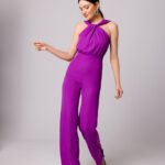 Figurbetonender Overall mit Knotendetail in Pflaume