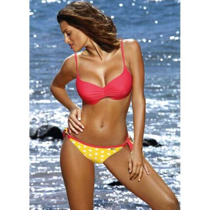 Putziger Bikini mit gepunkteter Hose