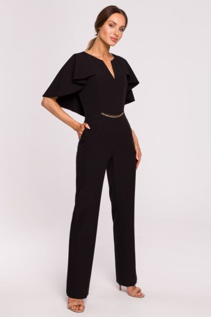 Schwarzer Overall mit Cape und Kette