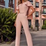 Oveall mit Cape und Kette Puder