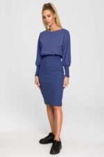 Blaues Kleid mit Bleistiftrock