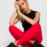Rote Jogger Hose mit schlankem Bein