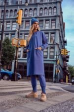 Blaue Longline Sweatjacke mit Gehschlitz