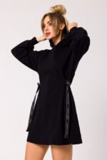 Schwarzes tailliertes Sweatshirt Tunikakleid