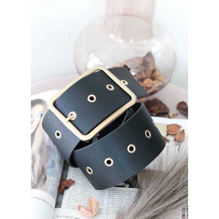 Breiter Gürtel mit goldfarbener Schnalle