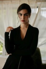 Schwarzer Langarm Body mit V-Ausschnitt