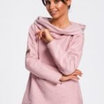 Asymmetrischer Pullover mit weitem Rollkragen