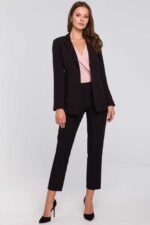 Schwarzer klassischer taillierter Kurzblazer