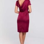 Rotes festliches Etuikleid mit Wasserfallkragen