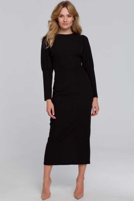 Schwarzes Midikleid mit geteiltem Rücken