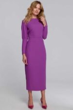 Lila Midikleid mit geteiltem Rückenteil