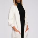 Lange Grobstrickjacke in Ecru