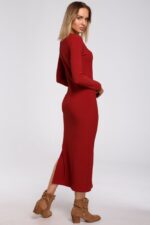 Langes Strickkleid mit Schlitz im Rippenstrick