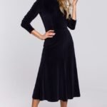 Blaues festliches Samtkleid in Midilänge