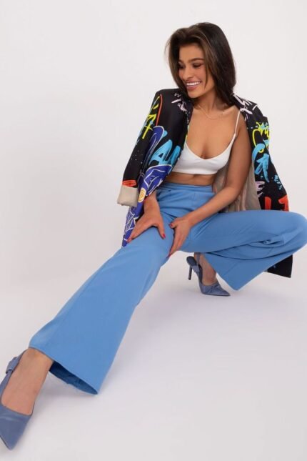 Blaue Damen-Stoffhose - Komfort in Sommerfarbe