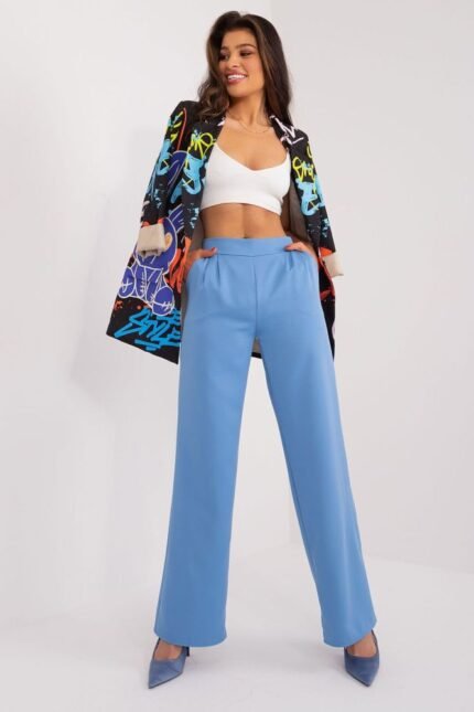 Blaue Damen-Stoffhose - Komfort in Sommerfarbe