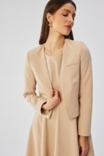 Eleganter Kurzblazer mit offener Front in Beige