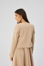 Eleganter Kurzblazer mit offener Front in Beige