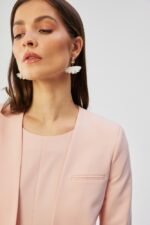 Eleganter Kurzblazer mit offener Front in Puder