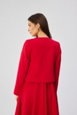 Roter eleganter Kurzblazer mit offener Front