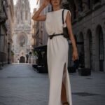 Elegantes Maxikleid mit Schulterpolstern - Creme