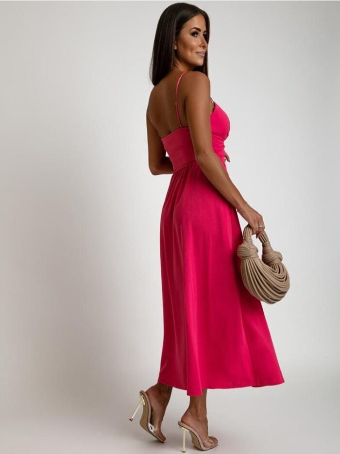 Pinkes Sommerkleid in Midilänge mit Cutout