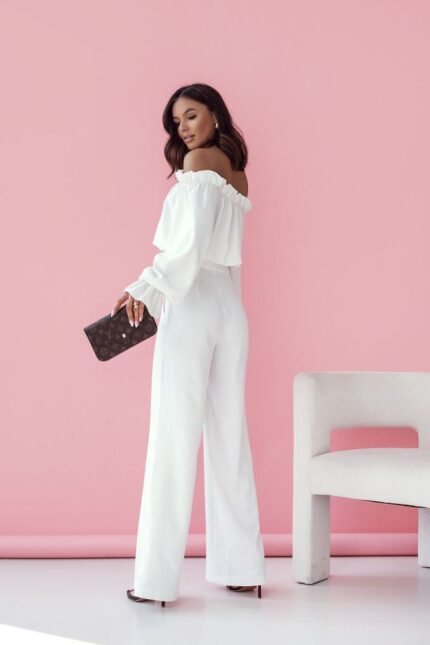 Feminines Set - Weisse Hose mit Carmenbluse - Auffallen und Wohlfühlen