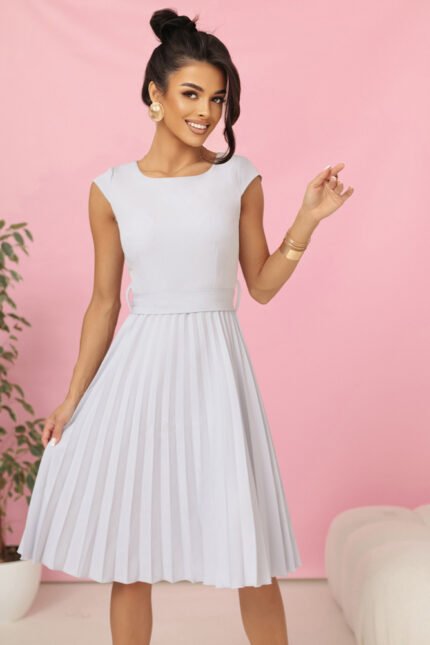 Stilvolles Kleid mit plliertem Rockteil in Grau - 311