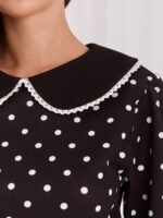 Schwarze Bluse mit Spitzenkragen
