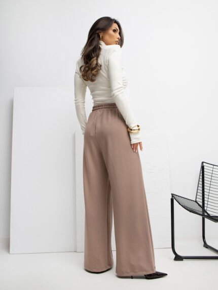 Beige Damenhose mit weitem Bein im Palazzo Stil